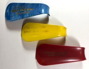 Lot of 3 Vintage Shoe Horns – 2 Knapp & 1 Mason Shoe Dealer vn